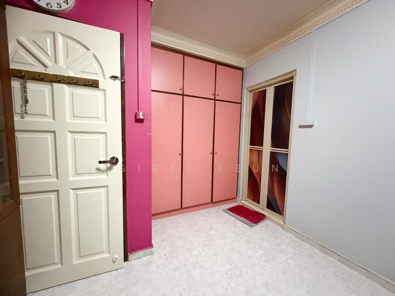 123D Rivervale Drive HDB Flat For Sale at S$ 648,000 | PropertyGuru Singapore - Master Bathroom