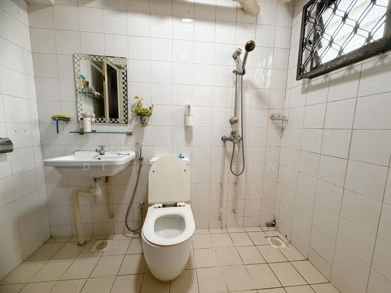 123D Rivervale Drive HDB Flat For Sale at S$ 648,000 | PropertyGuru Singapore - Master Bathroom