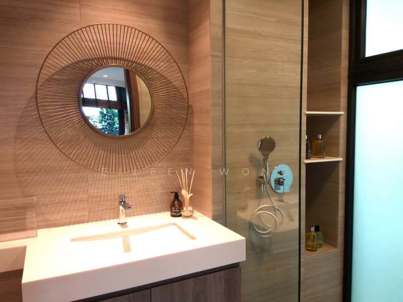 Modern Home w Lift & Terrace, , 5 Bedrooms, 5,052 sqft, Terraced House For Rent, by Eileen Wong, 500086152 - Bathroom - PropertyGuru.com.sg