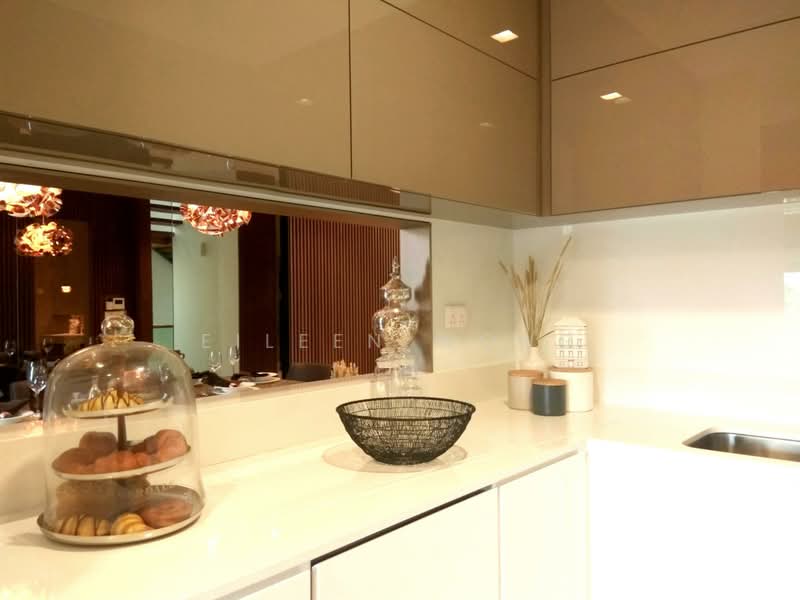 Modern Home w Lift & Terrace, , 5 Bedrooms, 5,052 sqft, Terraced House For Rent, by Eileen Wong, 500086152 - Kitchen - PropertyGuru.com.sg