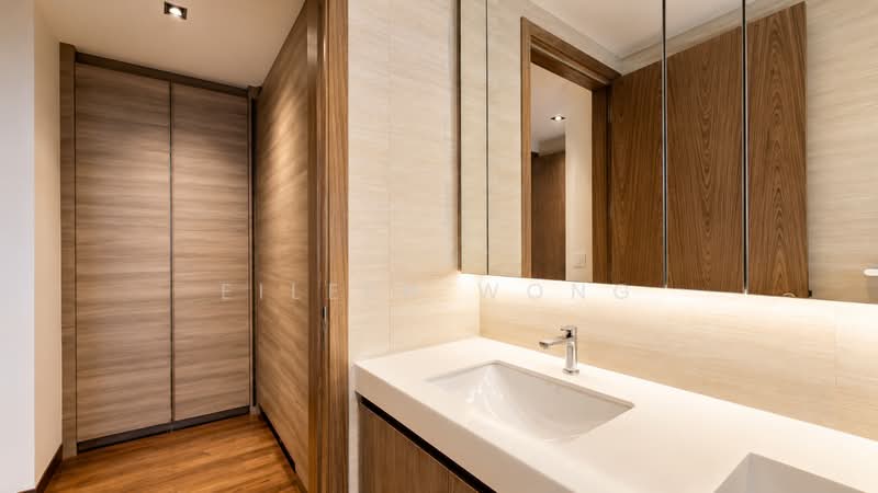 Modern Home w Lift & Terrace, , 5 Bedrooms, 5,052 sqft, Terraced House For Rent, by Eileen Wong, 500086152 - Bathroom - PropertyGuru.com.sg