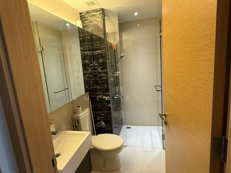 Hedges Park Condominium Condominium For Sale at S$ 998,800 | PropertyGuru Singapore - Bathroom