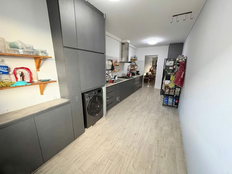 489 Jurong West Avenue 1 HDB Flat For Sale at S$ 530,000 | PropertyGuru Singapore - Kitchen