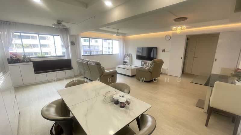 124 Bishan Street 12 HDB Flat For Sale at S$ 1,200,000 | PropertyGuru Singapore - Living Room