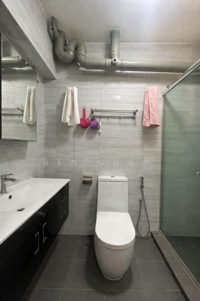 685C Woodlands Drive 73 HDB Flat For Sale at S$ 688,000 | PropertyGuru Singapore - Bathroom