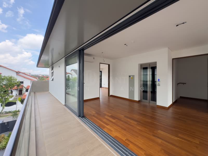 ❤️GIANT⚡️4 Levels Detached Bungalow in Braddell Heights Estate, Clifton Vale/ Sommerville Road/ Matlock Rise, 6 Bedrooms, 8,970 sqft, Bungalow House For Sale, by Lynn Tiang, 500086182 - Balcony - PropertyGuru.com.sg