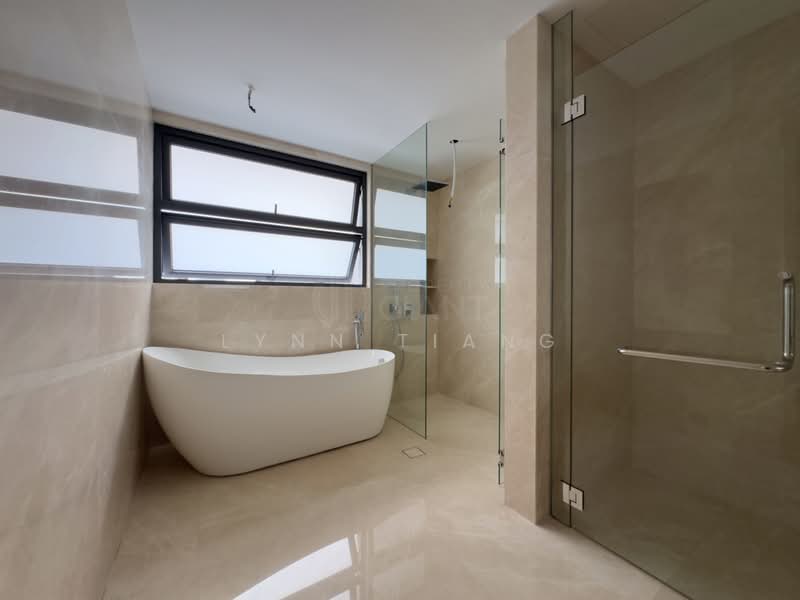 ❤️GIANT⚡️4 Levels Detached Bungalow in Braddell Heights Estate, Clifton Vale/ Sommerville Road/ Matlock Rise, 6 Bedrooms, 8,970 sqft, Bungalow House For Sale, by Lynn Tiang, 500086182 - Bathroom - PropertyGuru.com.sg