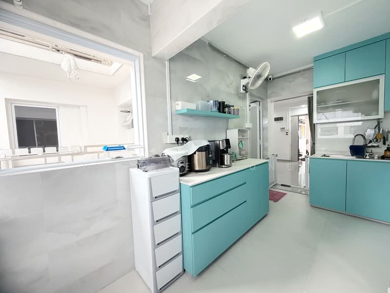 335 Sembawang Close HDB Flat For Sale at S$ 725,000 | PropertyGuru Singapore - Kitchen
