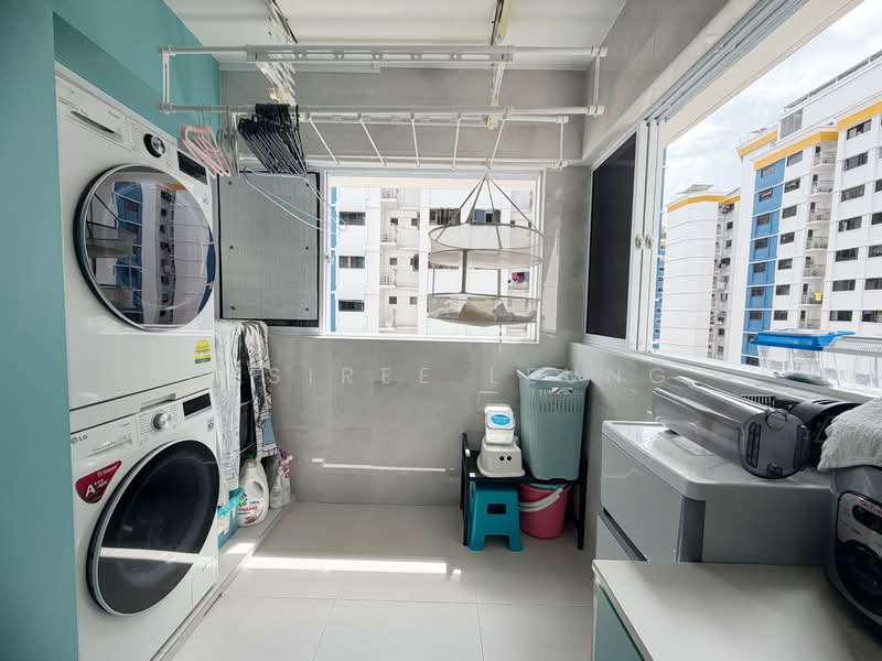 335 Sembawang Close HDB Flat For Sale at S$ 725,000 | PropertyGuru Singapore - Balcony