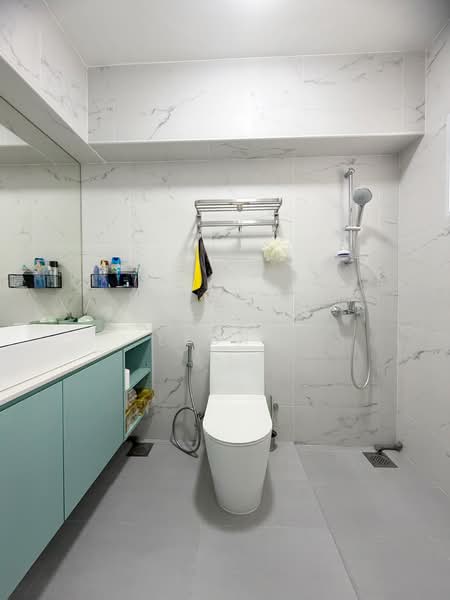 335 Sembawang Close HDB Flat For Sale at S$ 725,000 | PropertyGuru Singapore - Master Bathroom