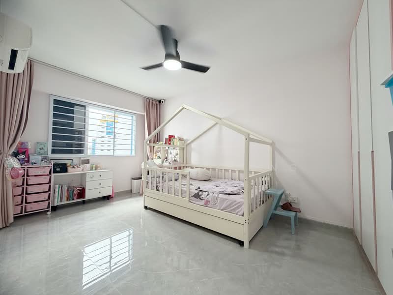 335 Sembawang Close HDB Flat For Sale at S$ 725,000 | PropertyGuru Singapore - Bedroom