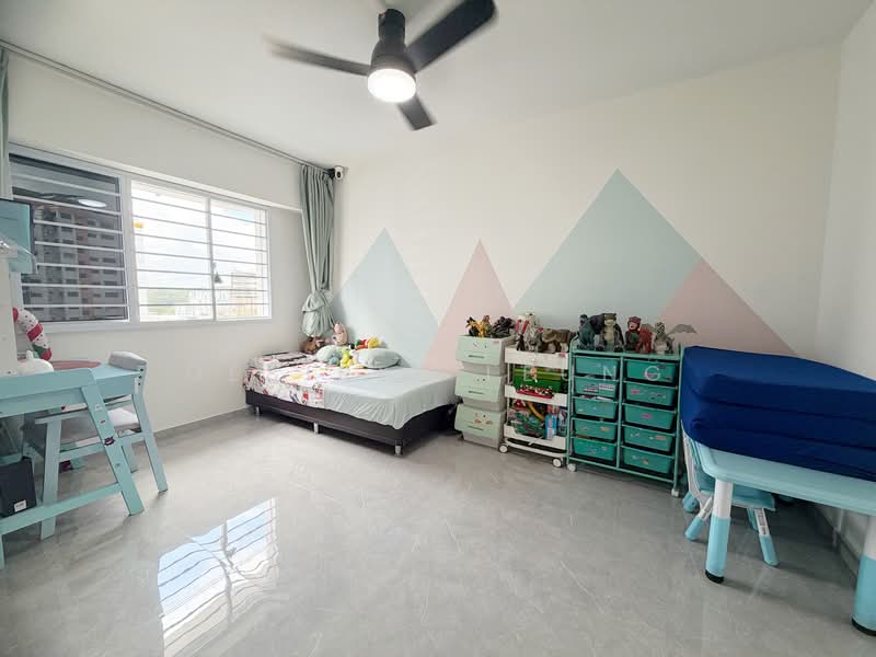 335 Sembawang Close HDB Flat For Sale at S$ 725,000 | PropertyGuru Singapore - Bedroom