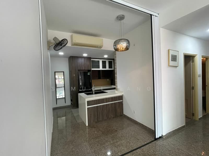 Nineteen Shelford, 19 Shelford Road, 2 Bedrooms, 947 sqft, Condominium For Rent, by Samuel Tang, 500086187 - Kitchen - PropertyGuru.com.sg