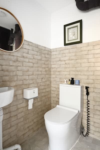 Lutheran Towers Apartment For Sale at S$ 2,590,000 | PropertyGuru Singapore - Bathroom