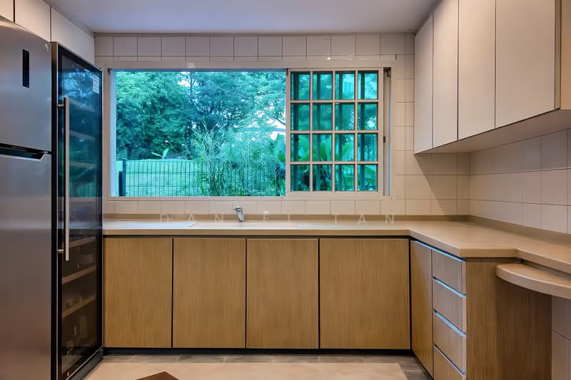 Freehold Corner Terrace | Lush Green Views | Seletar Gdns Corner Terrace For Sale at S$ 4,999,999 | PropertyGuru Singapore - Kitchen