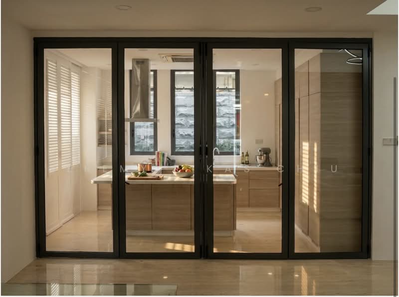 Orchard Boulevard, Jalan Tupai, 4 Bedrooms, 10,000 sqft, Semi-Detached House For Rent, by Jeremy Rikas Chiu, 500086213 - Kitchen - PropertyGuru.com.sg