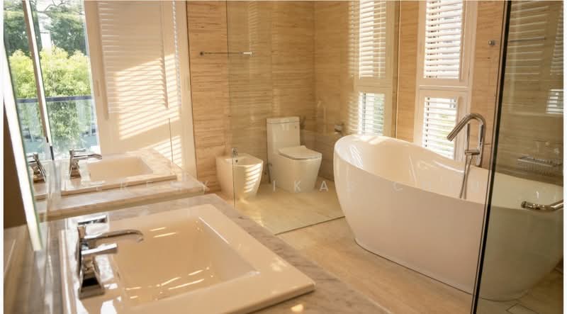 Orchard Boulevard, Jalan Tupai, 4 Bedrooms, 10,000 sqft, Semi-Detached House For Rent, by Jeremy Rikas Chiu, 500086213 - Bathroom - PropertyGuru.com.sg