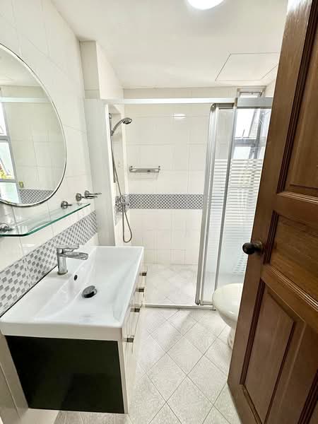 Pandan Valley Condominium For Sale at S$ 3,888,000 | PropertyGuru Singapore - Bathroom