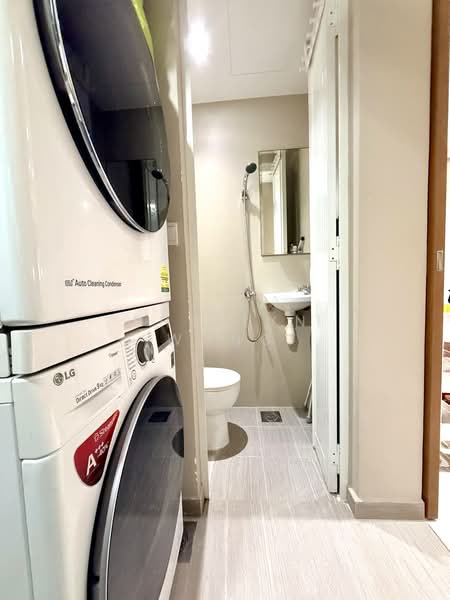 Rivercove Residences EC Condominium For Sale at S$ 2,180,000 | PropertyGuru Singapore - Bathroom