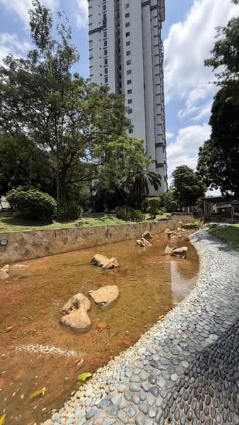 Regent Heights Condominium For Sale at S$ 1,360,000 | PropertyGuru Singapore - Exterior