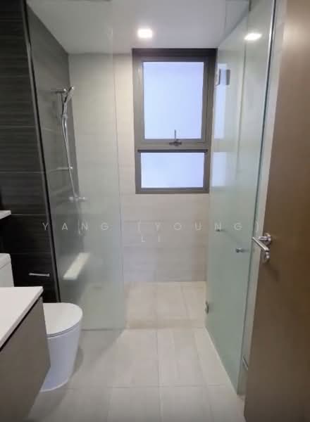 Bellewoods, 122 Woodlands Avenue 5, 3 Bedrooms, 936 sqft, Executive Condominium For Rent, by Yang (Young) Li, 500086258 - Bathroom - PropertyGuru.com.sg