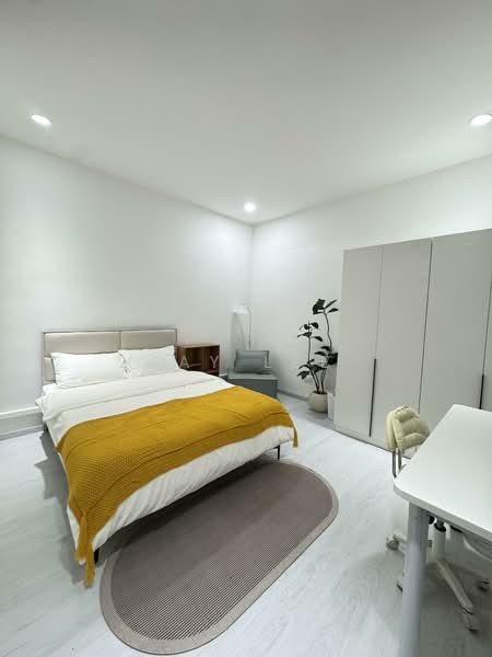 15A Eng Kong Terrace