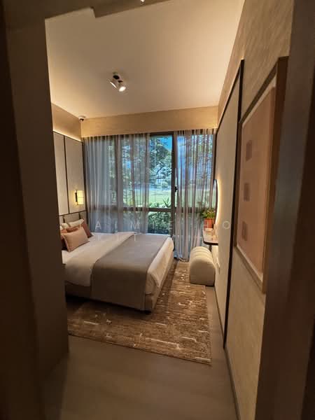 Promenade Peak Condominium For Sale at S$ 4,634,300 | PropertyGuru Singapore - Bedroom