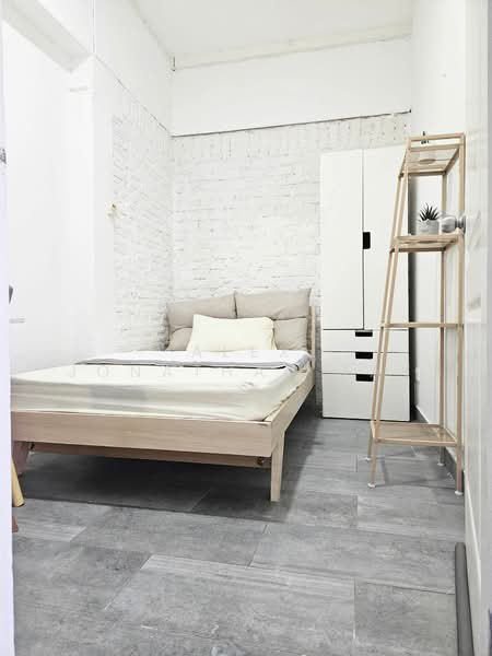 Eng Aun Mansion, 304 - 304C Thomson Road, Room Rental, 100 sqft, Apartment For Rent, by Alex Jonathan Tay, 500086286 - PropertyGuru.com.sg