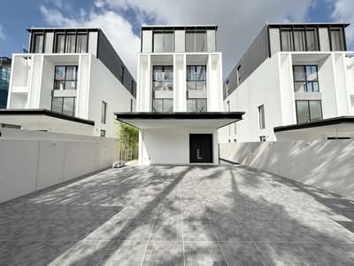 For Sale - 🔥 ONLY 1 LEFT – BRAND NEW DETACHED @ BRADDELL HEIGHTS | TOP OBTAINED | MOVE IN NOW 🔥