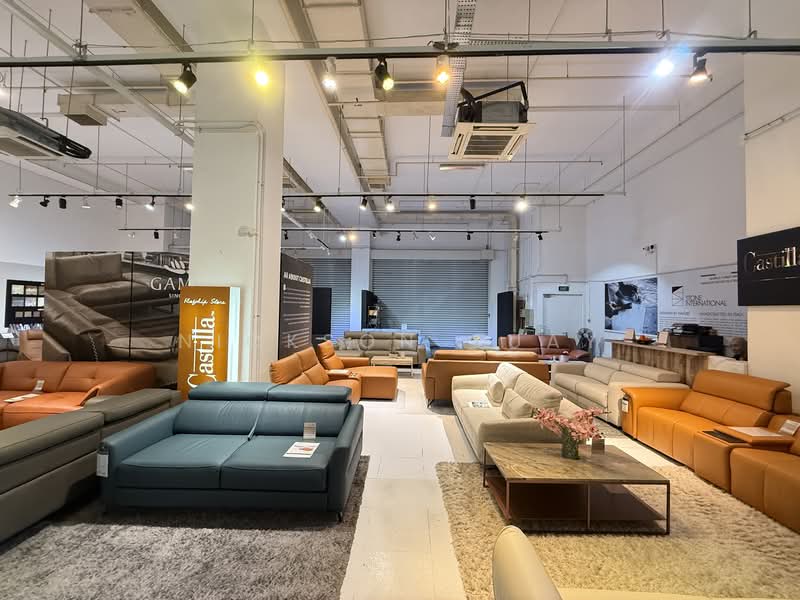 HUGE B2 Showroom/ Warehouse/ Factory, , 4,328 sqft, Factory / Workshop (B2) For Rent, by Nickson Guay, 500086293 - Interior - CommercialGuru.com.sg
