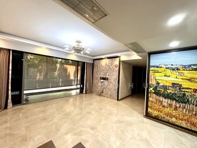 For Sale - The Visionaire