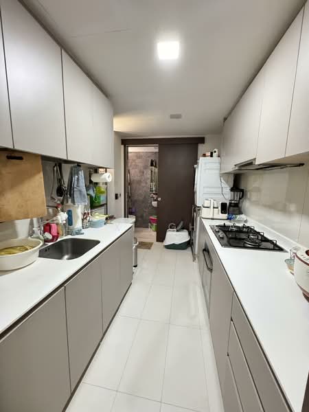The Visionaire Executive Condominium For Sale at S$ 2,080,000 | PropertyGuru Singapore - Kitchen