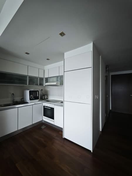 The Sail @ Marina Bay, 2 Marina Boulevard, 2 Bedrooms, 1,033 sqft, Condominium For Rent, by Gina Hoon, 500086298 - Kitchen - PropertyGuru.com.sg