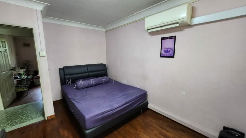 57 Lorong 5 Toa Payoh HDB Flat For Sale at S$ 328,000 | PropertyGuru Singapore - Bedroom