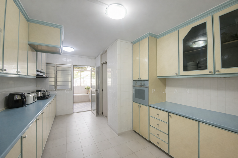 427 Hougang Avenue 6 HDB Flat For Sale at S$ 1,000,000 | PropertyGuru Singapore - Kitchen