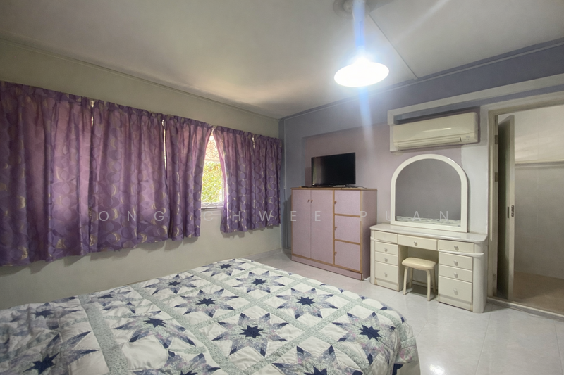 427 Hougang Avenue 6 HDB Flat For Sale at S$ 1,000,000 | PropertyGuru Singapore - Bedroom