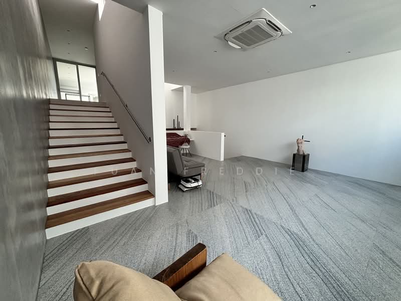 Design & Build Rare 2657sf D19 Freehold 3-storey Terrace with Roof Terrace @ Kovan Terraced House For Sale at S$ 7,780,000 | PropertyGuru Singapore - 3.5 Storey Guest Room (Future Room)