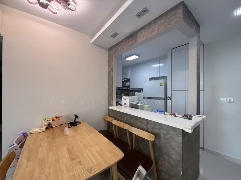 317C Yishun Avenue 9 HDB Flat For Sale at S$ 640,000 | PropertyGuru Singapore - Kitchen