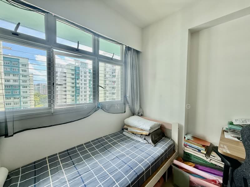 317C Yishun Avenue 9 HDB Flat For Sale at S$ 640,000 | PropertyGuru Singapore - Bedroom