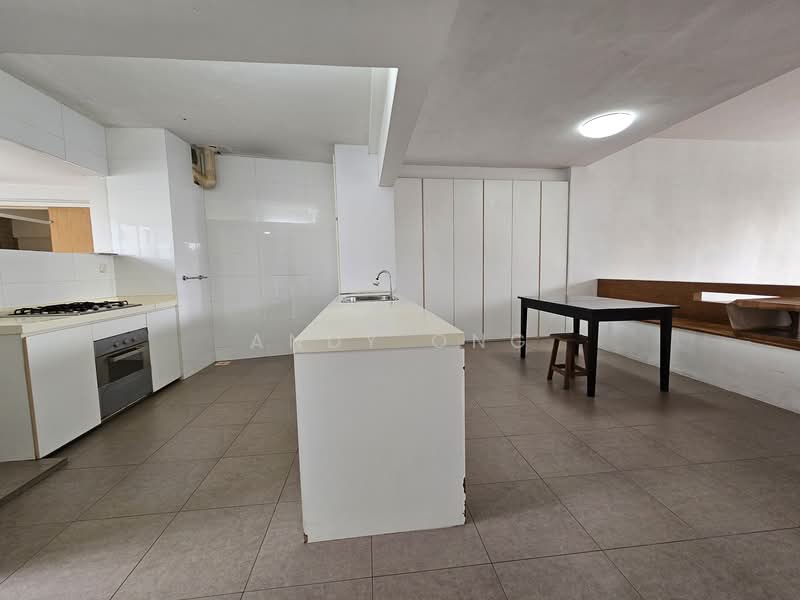 Pine Grove, 1P Pine Grove, 2 Bedrooms, 1,324 sqft, Condominium For Sale, by Andy Ong, 500086344 - Kitchen - PropertyGuru.com.sg