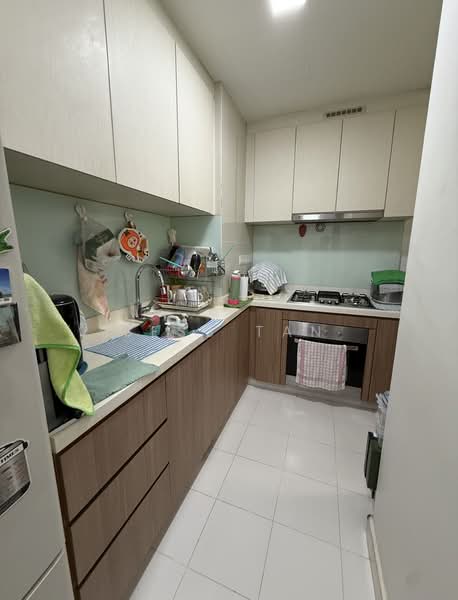 Watercolours Executive Condominium For Sale at S$ 1,548,000 | PropertyGuru Singapore - Kitchen