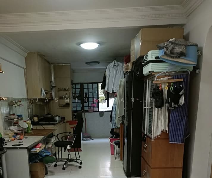 375 Clementi Avenue 4 HDB Flat For Sale at S$ 420,000 | PropertyGuru Singapore - Kitchen
