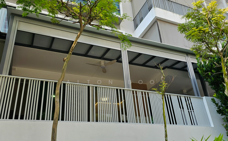 Rosewood Suites Condominium For Sale at S$ 2,000,000 | PropertyGuru Singapore - Balcony