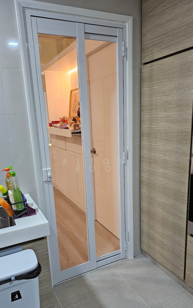 Rosewood Suites Condominium For Sale at S$ 2,000,000 | PropertyGuru Singapore - Interior