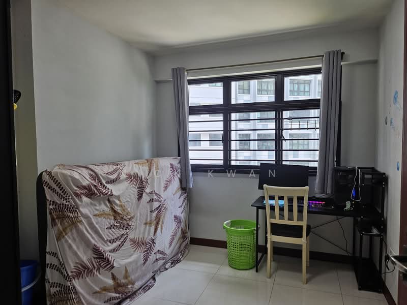 817A Keat Hong Link HDB Flat For Sale at S$ 639,000 | PropertyGuru Singapore - Bedroom 2