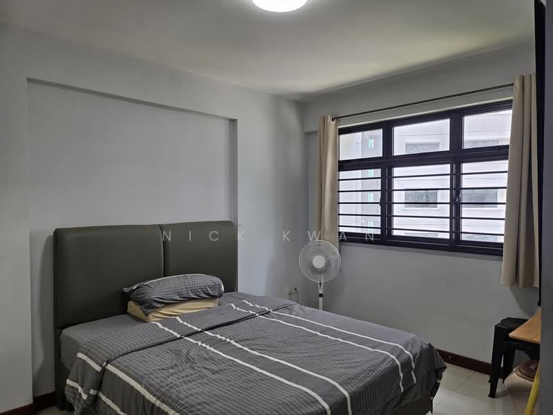 817A Keat Hong Link HDB Flat For Sale at S$ 639,000 | PropertyGuru Singapore - Master Bedroom