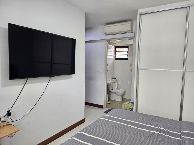 817A Keat Hong Link HDB Flat For Sale at S$ 639,000 | PropertyGuru Singapore - Master Bedroom