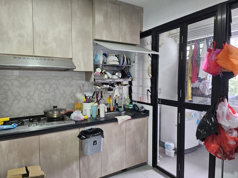 817A Keat Hong Link HDB Flat For Sale at S$ 639,000 | PropertyGuru Singapore - Kitchen