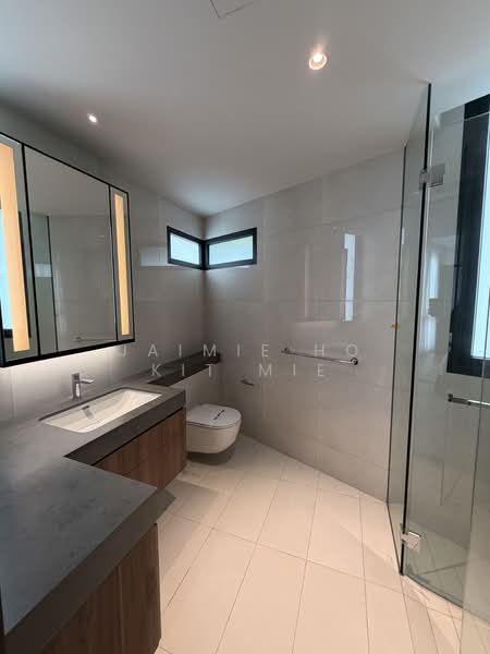 Villas @ Greenbank Park Semi-Detached House For Sale at S$ 10,000,000 | PropertyGuru Singapore - Bathroom