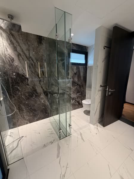 Villas @ Greenbank Park Semi-Detached House For Sale at S$ 10,000,000 | PropertyGuru Singapore - Bathroom